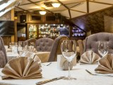 Салфетки Chablis 56 и скатерти FLORANGE-56 в ресторане «Сударъ»