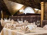 Салфетки Chablis 56 и скатерти FLORANGE-56 в ресторане «Сударъ»